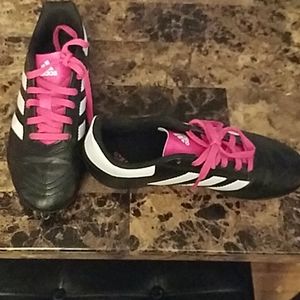 Girl's Youth Size 4. Adidas soccer cleats